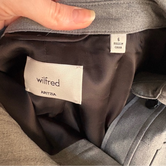🍒 𝑷𝑹𝑰𝑪𝑬 ↓ Aritzia • Wilfred Little Cropped Gray Jacket - Picture 6 of 7